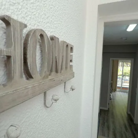 Pereira Place アパート