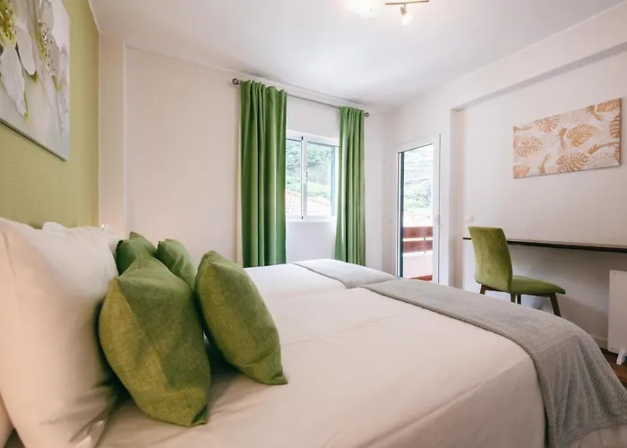 Апартаменты Pereira Place