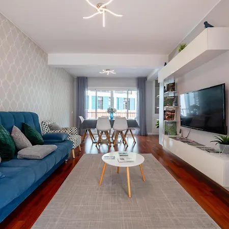 Pereira Place * São Vicente